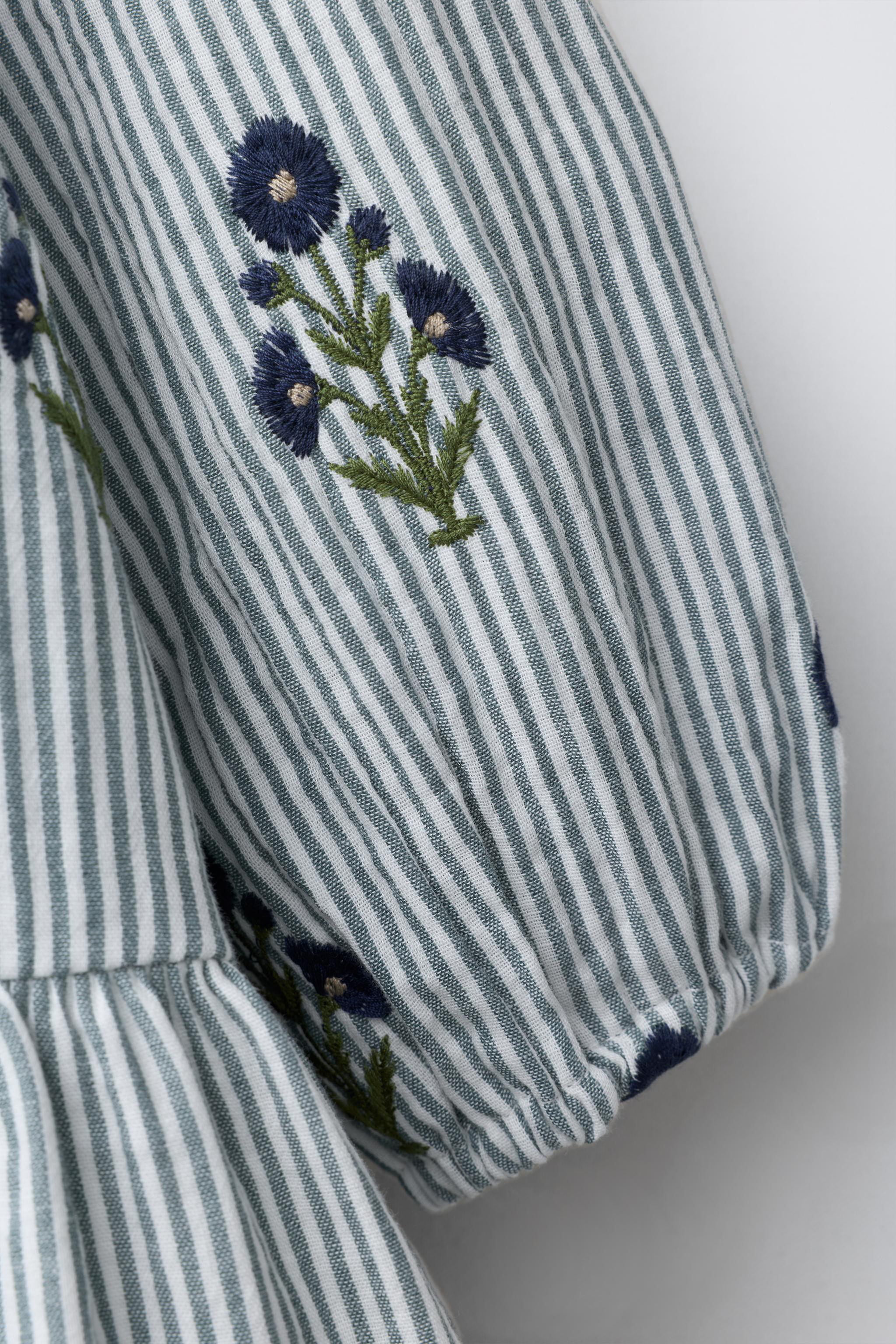 ROBE RAYURES FLEURS BRODÉES